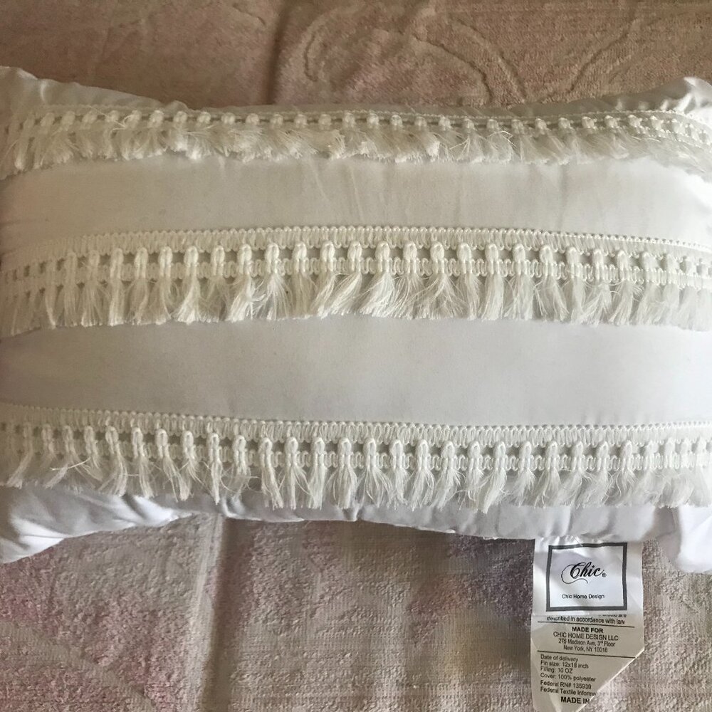 Decorative pillow